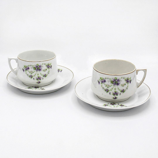 vintage cups and saucers